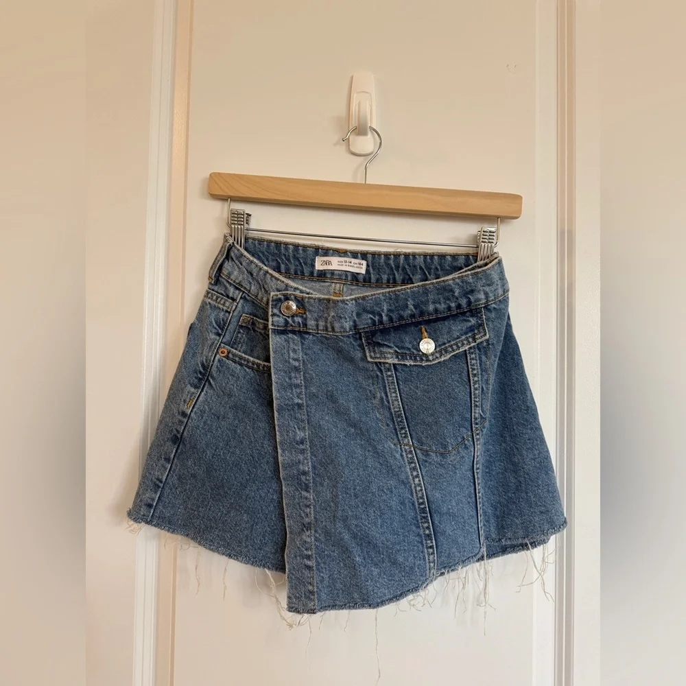 Casual Zara Girls Denim Skort! - Picture 3 of 5